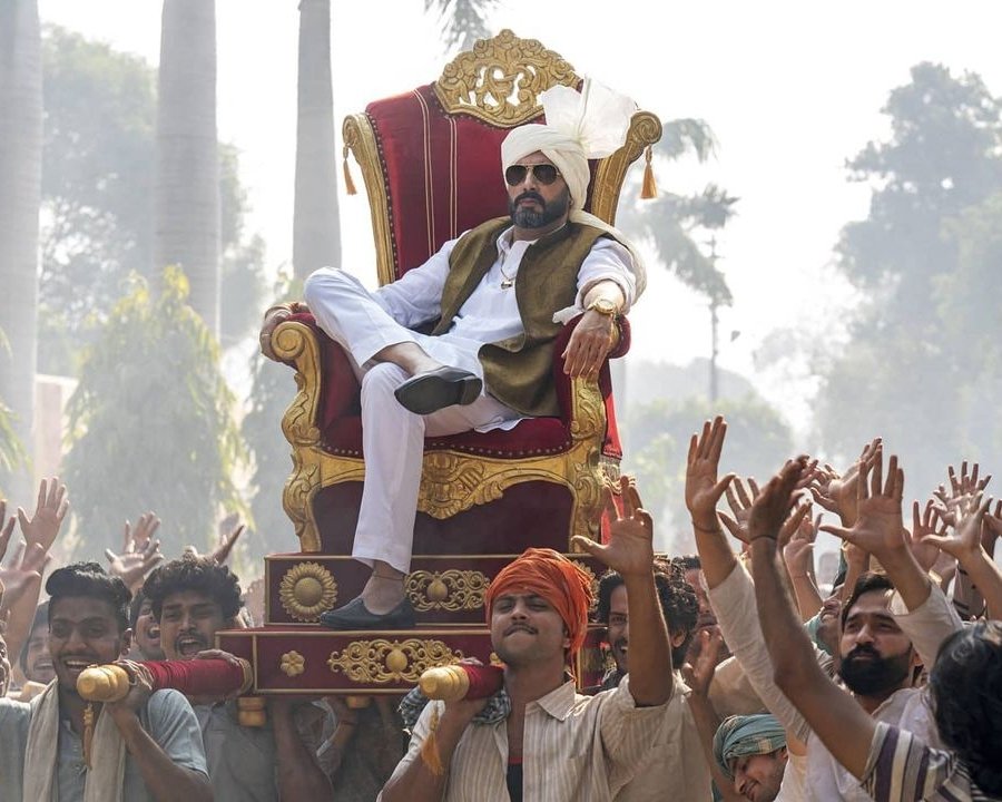 Abhishek Bachchan shares a new picture from Dasvi sets, looks impressive as Ganga Ram Chaudhary - Vimarsana News