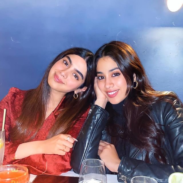 Janhvi Kapoor and Khushi Kapoor's 22 hours in the capital - Vimarsana News