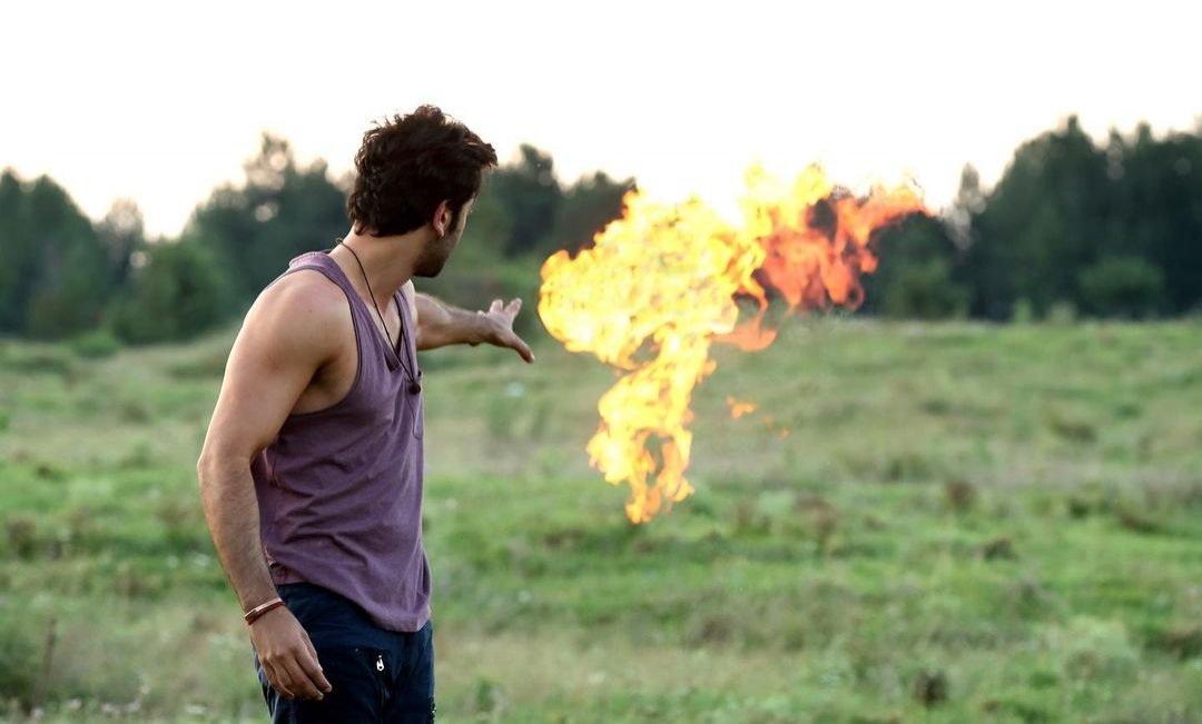 Ranbir Kapoor plays with fire in new Brahmastra pic, Ayan Mukerji promises release date soon - Vimarsana News