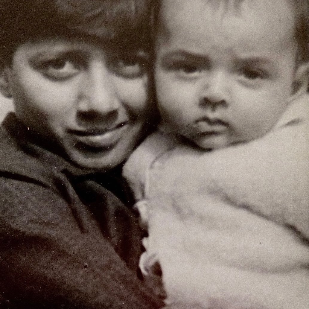 Sunny Doel shares childhood pic with Bobby Doel on his birthday - Vimarsana News