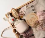 10 Creative Pregnancy Announcement Photo Ideas for Expecting Parents