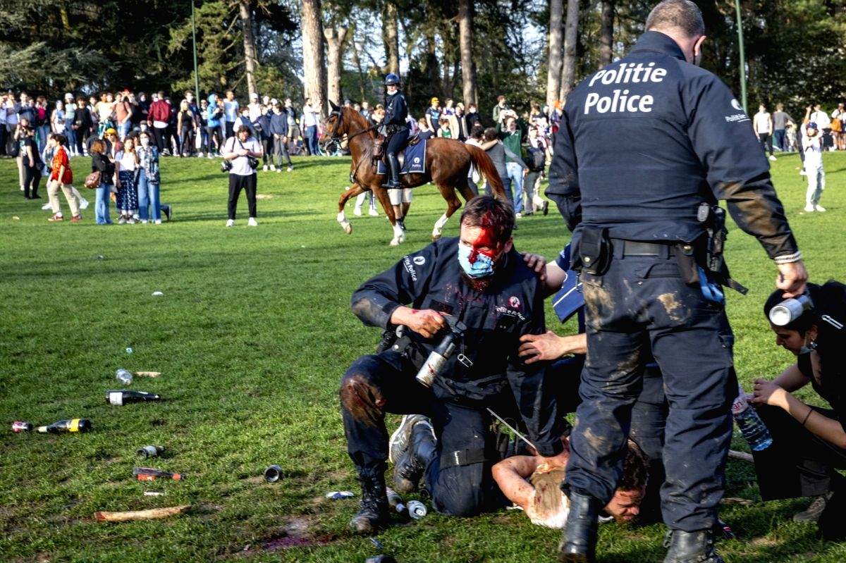 People demonstrate in Brussels against Covid-19 restrictions - Vimarsana News