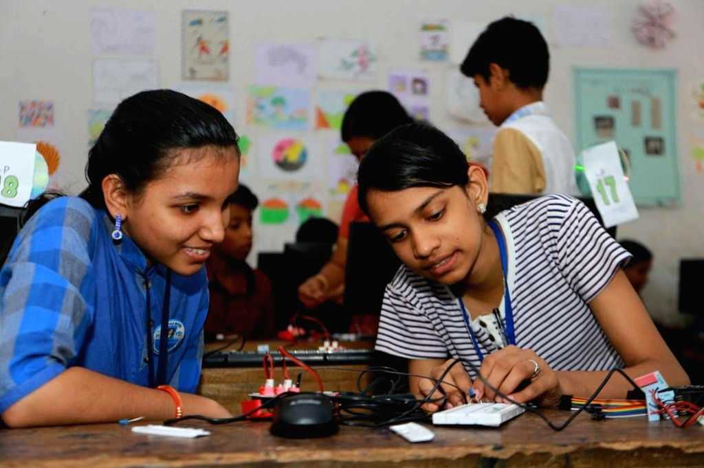 1.2 mn Kerala students in 2,000 schools to benefit from 9,000 robotic labs - Vimarsana News