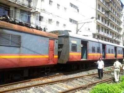 Three rail workers run over by Mumbai local train in Palghar - Vimarsana News