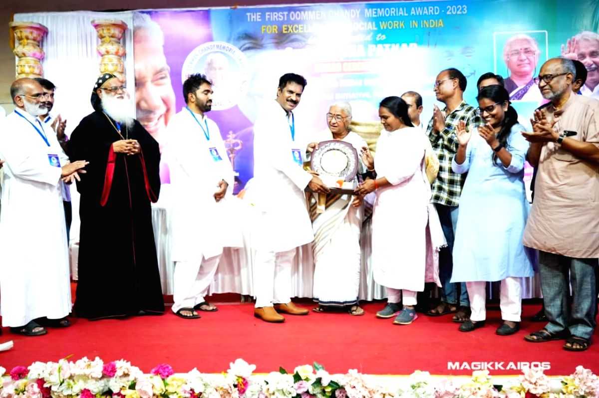 1st Oommen Chandy Award for social work conferred on activist Medha Patkar - Vimarsana News