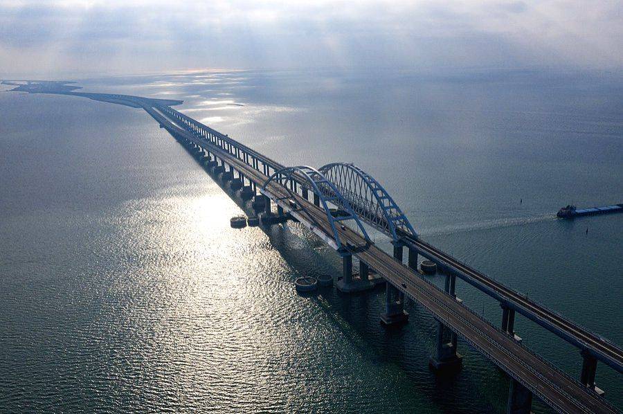 2 dead, 1 injured in emergency incident on Crimea bridge - Vimarsana News