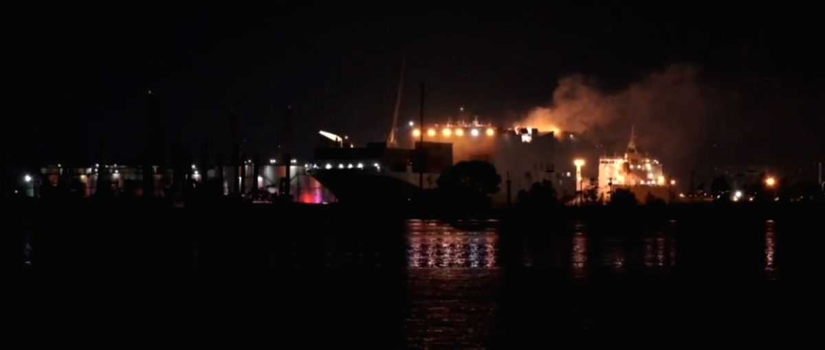2 firefighters dead, 5 injured while battling cargo ship blaze in New Jersey - Vimarsana News
