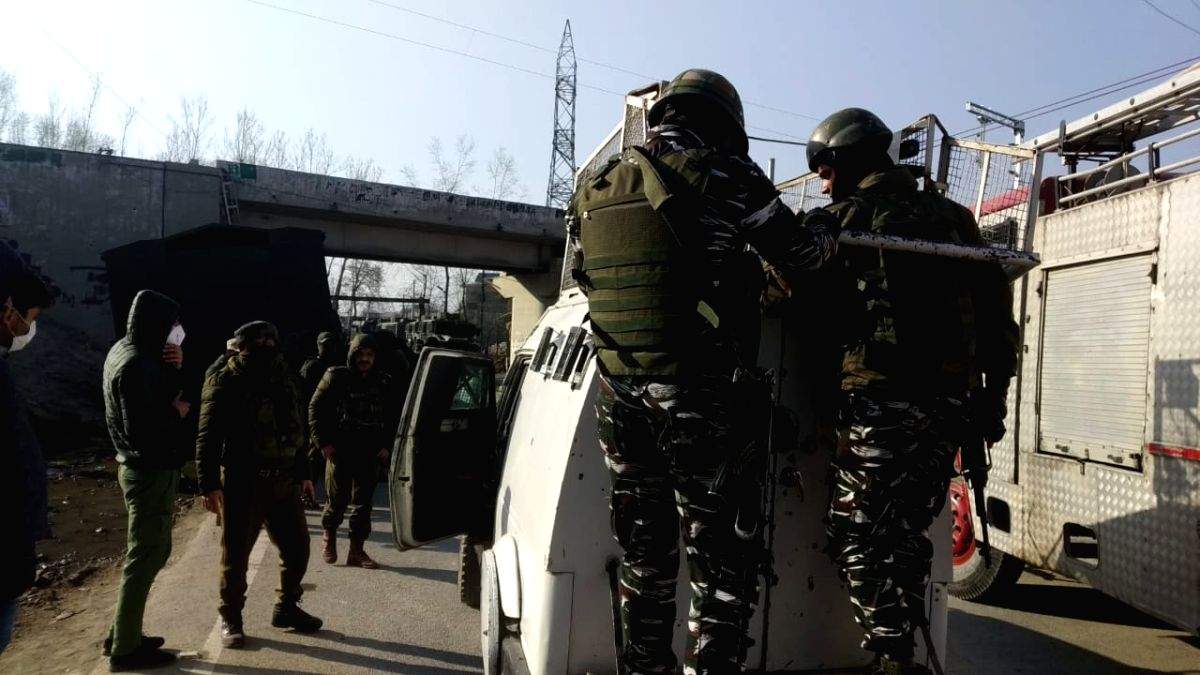 Terrorist responsible for killing J&K cop neutralised in encounter (Ld) - Vimarsana News