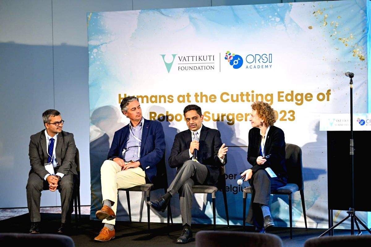 3 Indians among top 10 vying for KS international robotic surgery award - Vimarsana News
