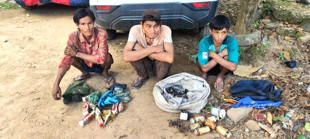 3 Myanmar nationals held in Manipur for stealing goods from burnt houses - Vimarsana News