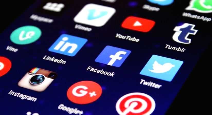 Social media users who share more news care less about accuracy: Study - Vimarsana News