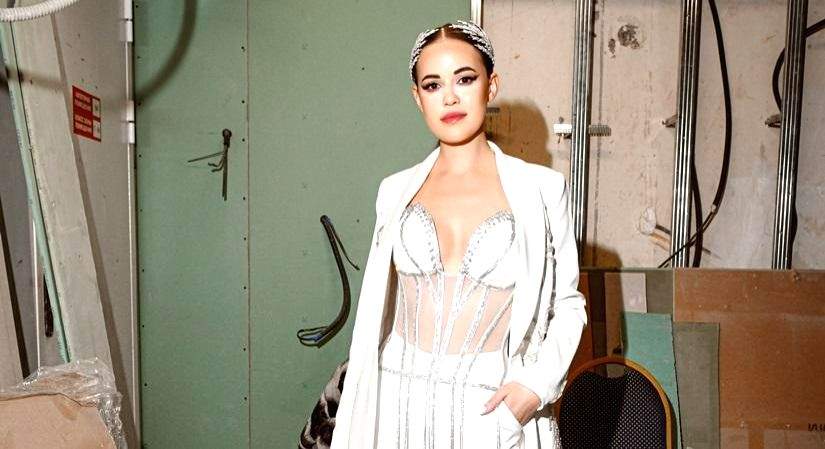5 ways to style a corset for any occasion - Vimarsana News