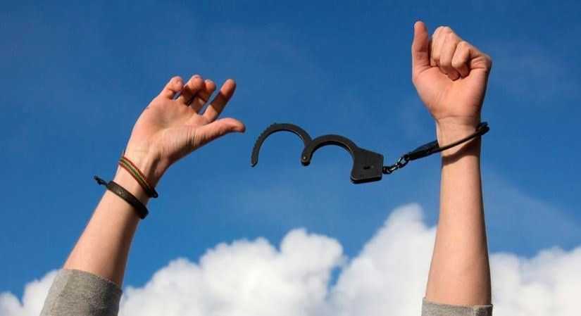 65% Indian daters choose freedom over money: Report - Vimarsana News