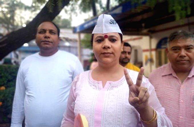 MCD gets its 1st transgender councillor as AAP's Bobby wins from Sultanpuri - Vimarsana News