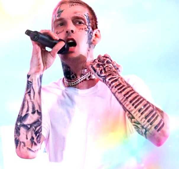 Hillary Duff, other Hollywood celebs mourn passing of Aaron Carter - Vimarsana News