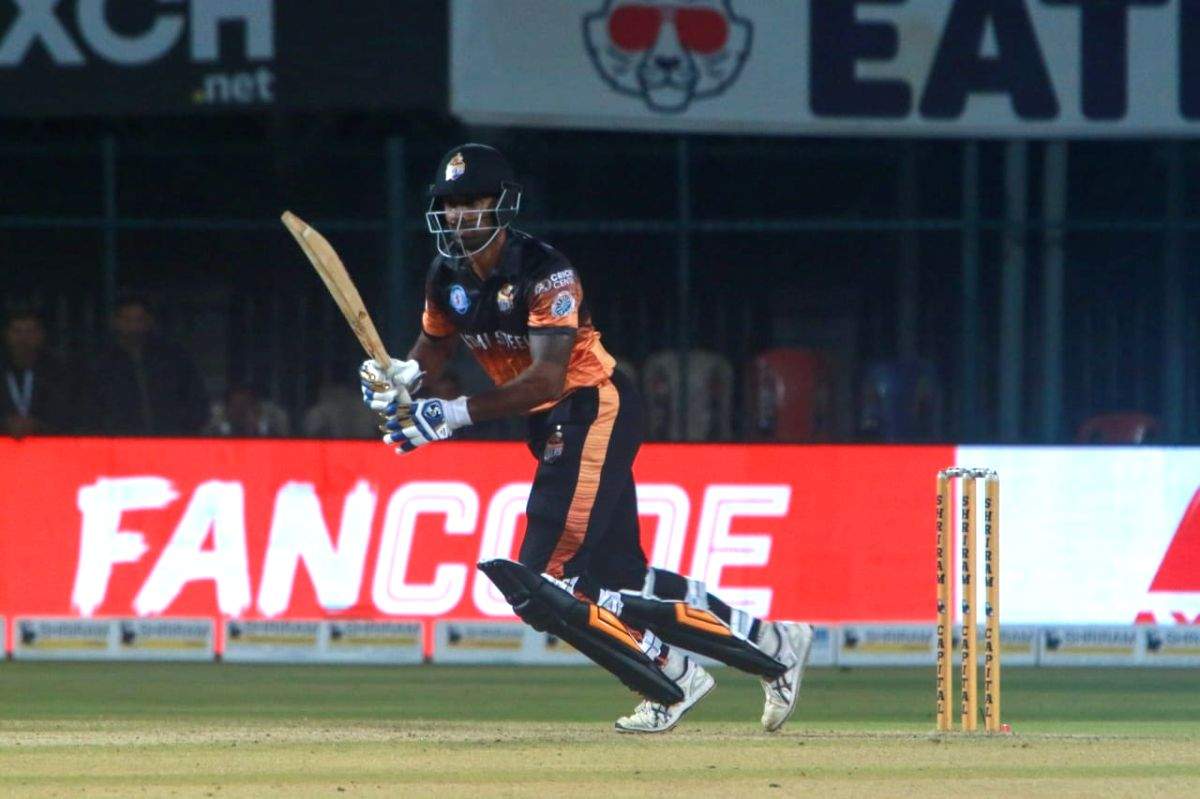 Abhimanyu Mithun steps up as Hubli Tigers defeat Bengaluru Blasters by four wickets - Vimarsana News