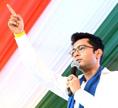 Abhishek Banerjee's PA arrives at ED office for questioning in school job case - Vimarsana News