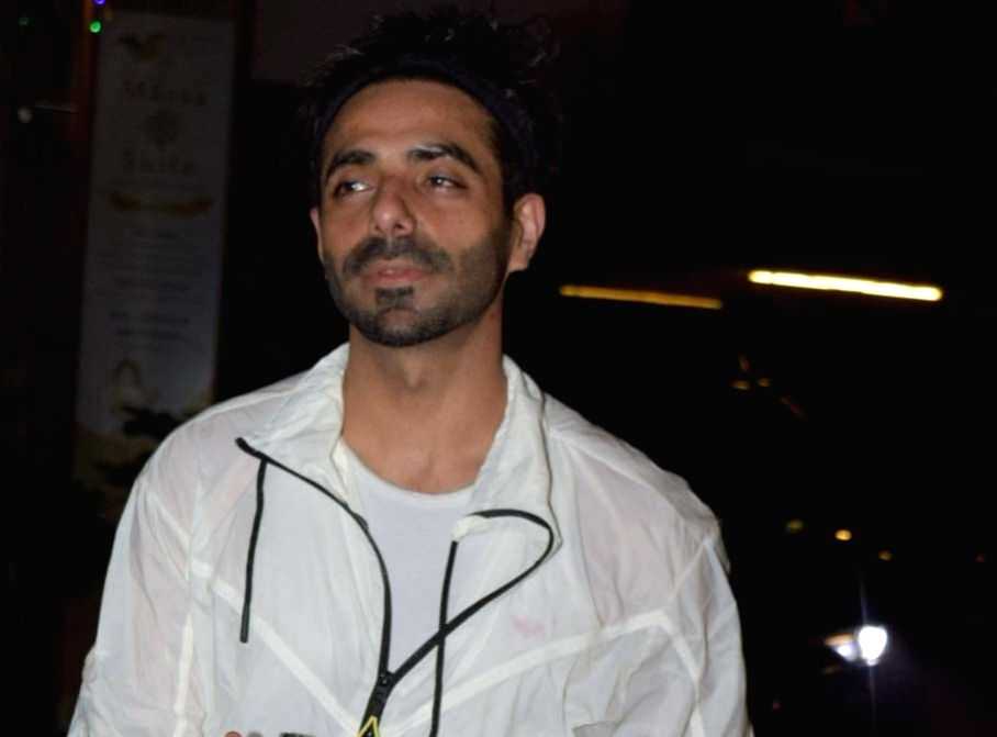 Aparshakti Khurana's 'well-travelled' blue suit - Vimarsana News