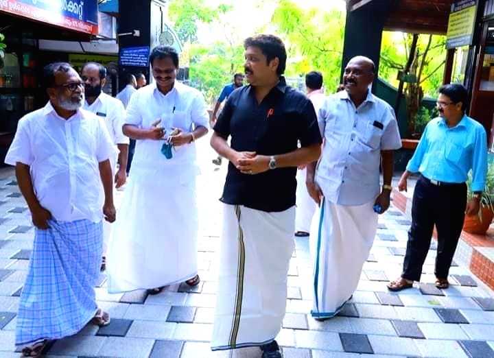 Kerala Minister Ganesh Kumar vows to remain mum, finds Left tougher than Cong - Vimarsana News