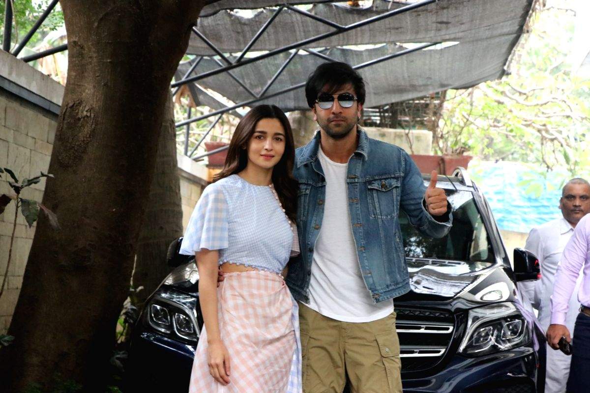 Sanjay Dutt shares few marital advices for Ranbir Kapoor and Alia Bhatt - Vimarsana News