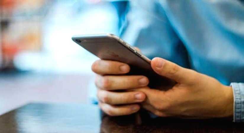 BPSC issues show cause notice to official for carrying smartphone in exam hall - Vimarsana News