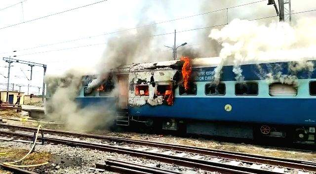 Agnipath protest: Several trains set afire, narrow escape for BJP MLA in Bihar - Vimarsana News