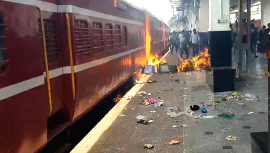 Protest against Agnipath continues at violence-hit Secunderabad station - Vimarsana News
