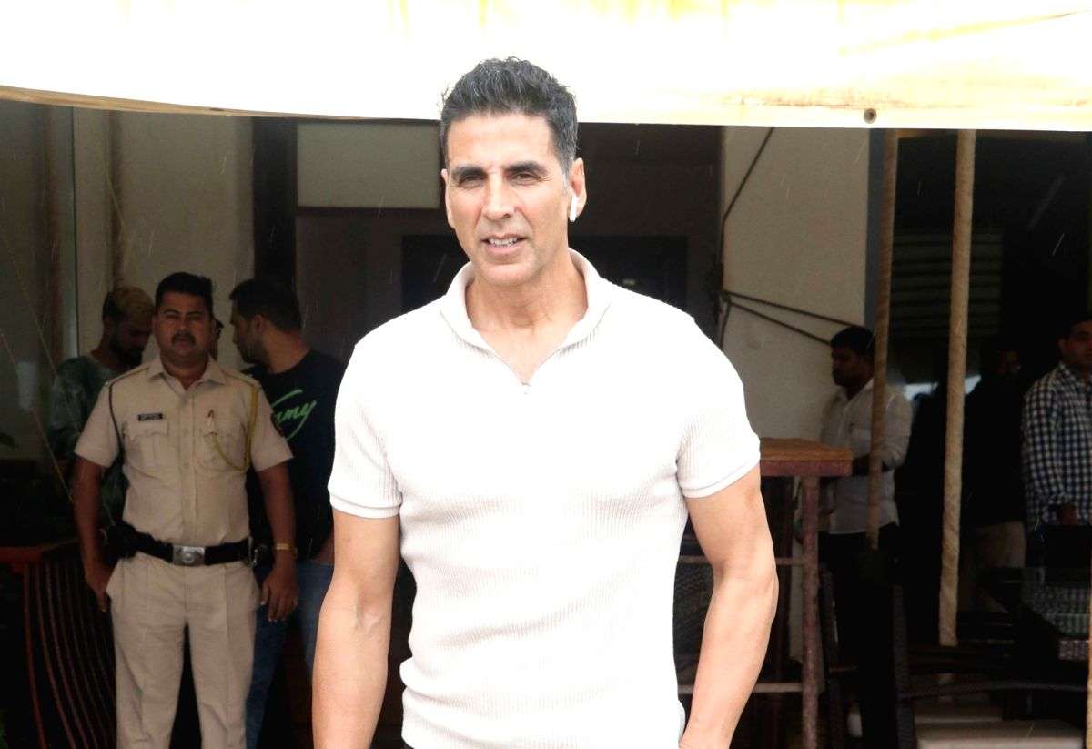 Akshay Kumar holidaying at Ranthambore National Park, shares video feeding cows with daughter Nitara - Vimarsana News