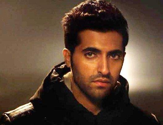 Akshay Oberoi takes son Avyaan out for 'The Super Mario Bros. Movie' outing - Vimarsana News