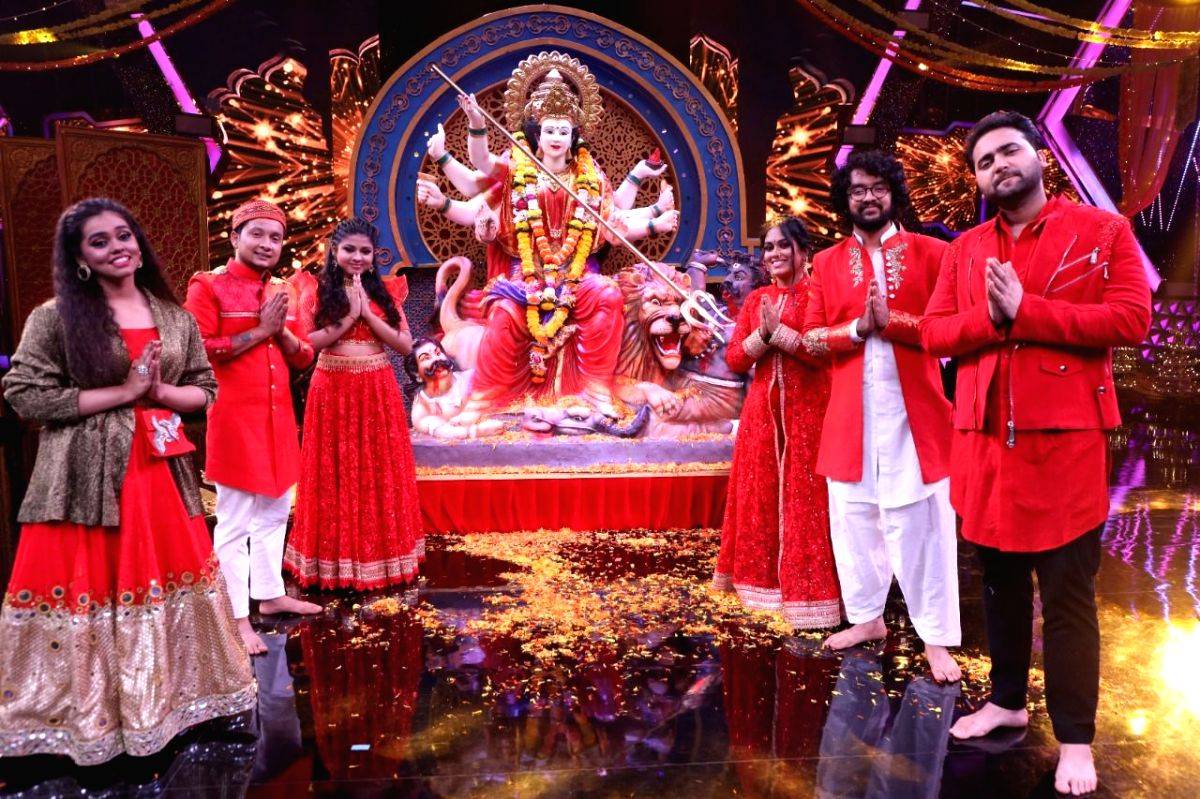Alka Yagnik, Kumar Sanu, Udit Narayan to usher in Navratri on TV - Vimarsana News