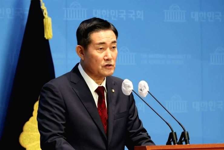 Amid NKorea threats, SKorea defence chief orders military readiness - Vimarsana News