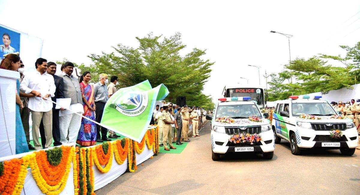 Women safety: Andhra CM flags off 163 DISHA patrolling vehicles - Vimarsana News