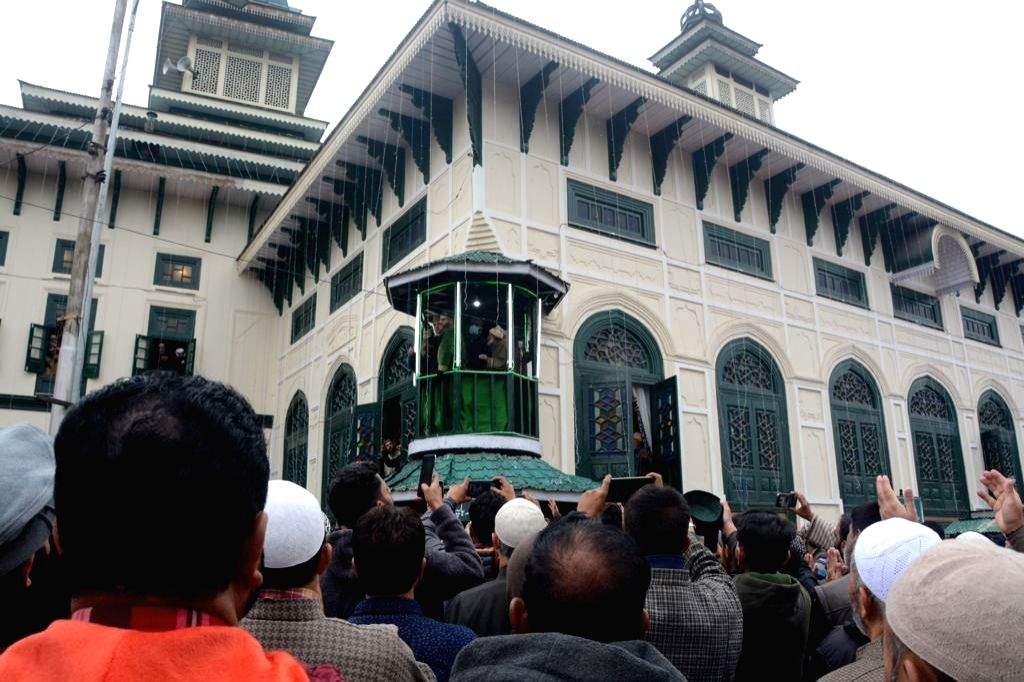 Reverence for 'Peer Dastgeer', common to Kashmiri Muslims and Pandits - Vimarsana News