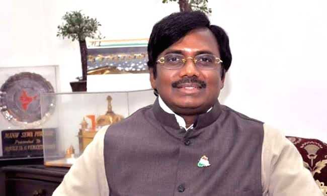 Another blow to Telangana BJP as ex-MP Vivek joins Congress - Vimarsana News