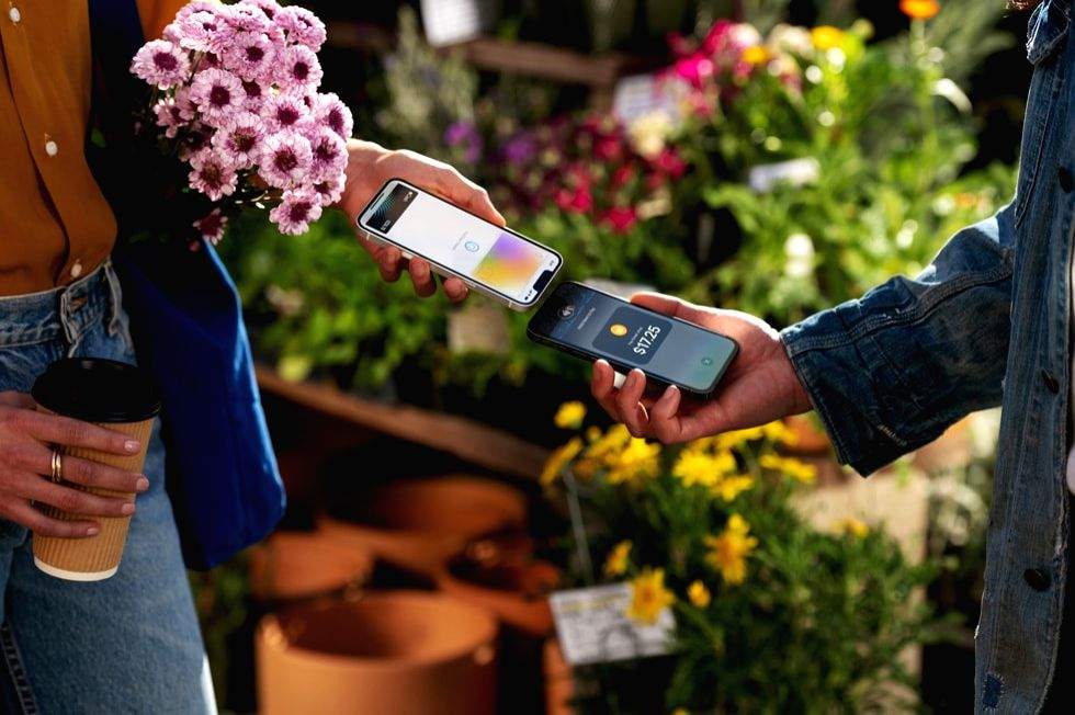 Apple announces contactless payments via new iPhones - Vimarsana News