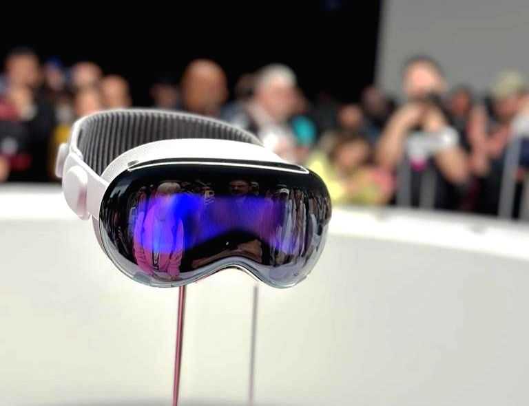 Surgical AR/VR poised for widespread adoption with Apple's Vision Pro launch: Report - Vimarsana News
