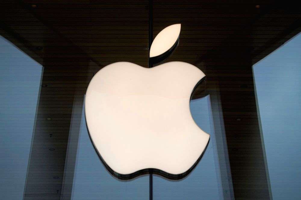 Apple snatches top slot in global smartphone market from Samsung in 2023 - Vimarsana News