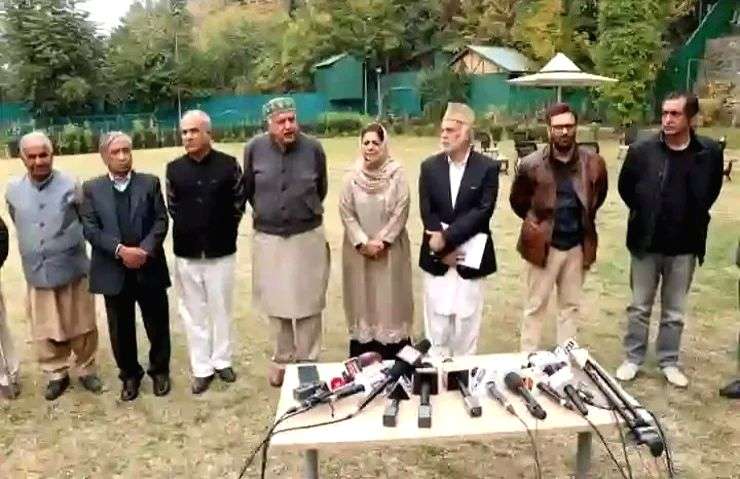 Are Abdullahs and Muftis shedding crocodile tears as Jammu region gets set for stronger representation in proposed J&K Assembly? - Vimarsana News