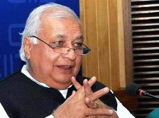 Kerala Guv visits residence of law student who committed suicide - Vimarsana News