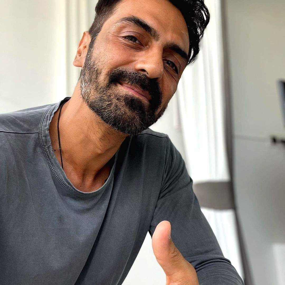 Arjun Rampal gets a warm birthday wish from Gabriella Demetriades: 'Thank you for lighting up our lives' - Vimarsana News