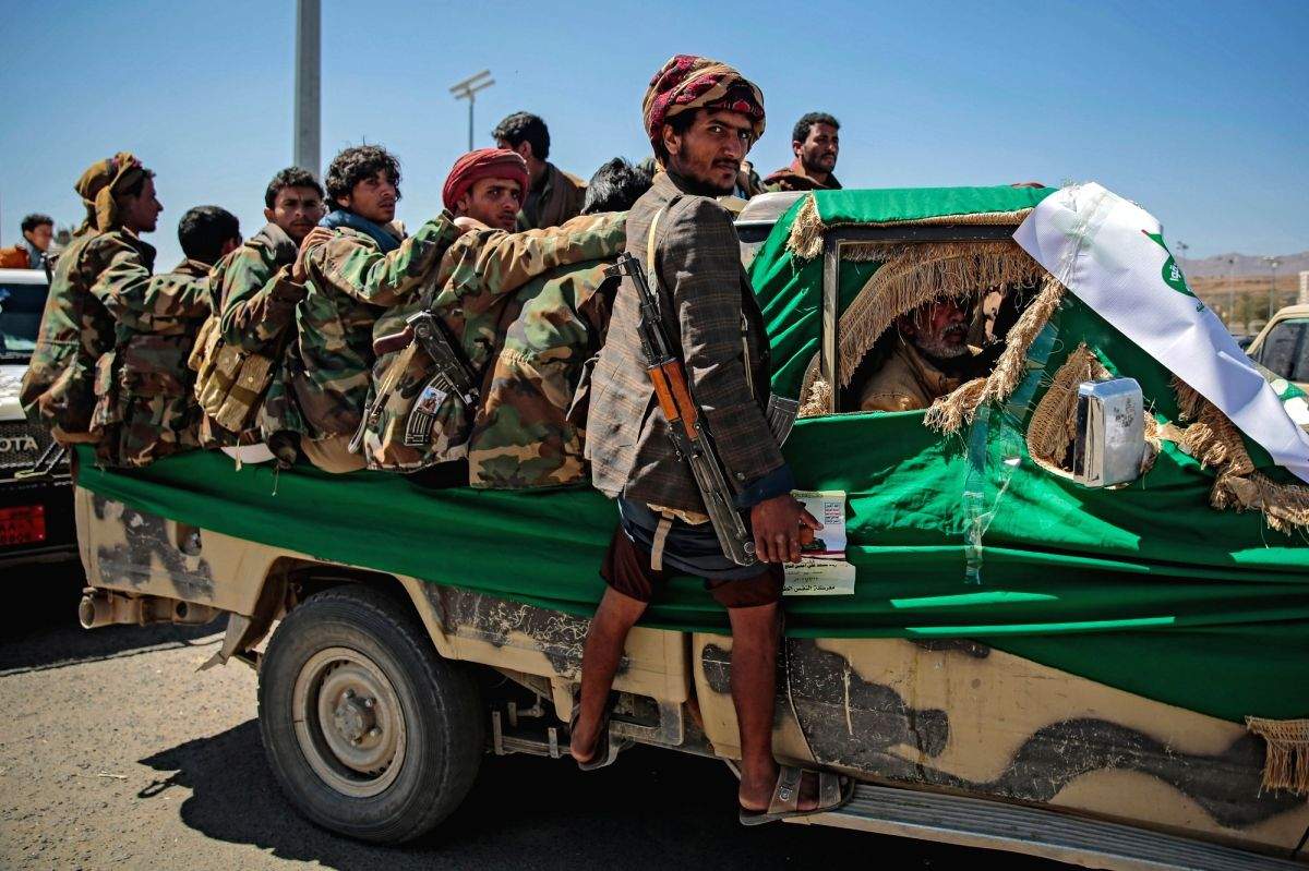 Houthis attack ship trying to 'loot oil' off Yemen port - Vimarsana News