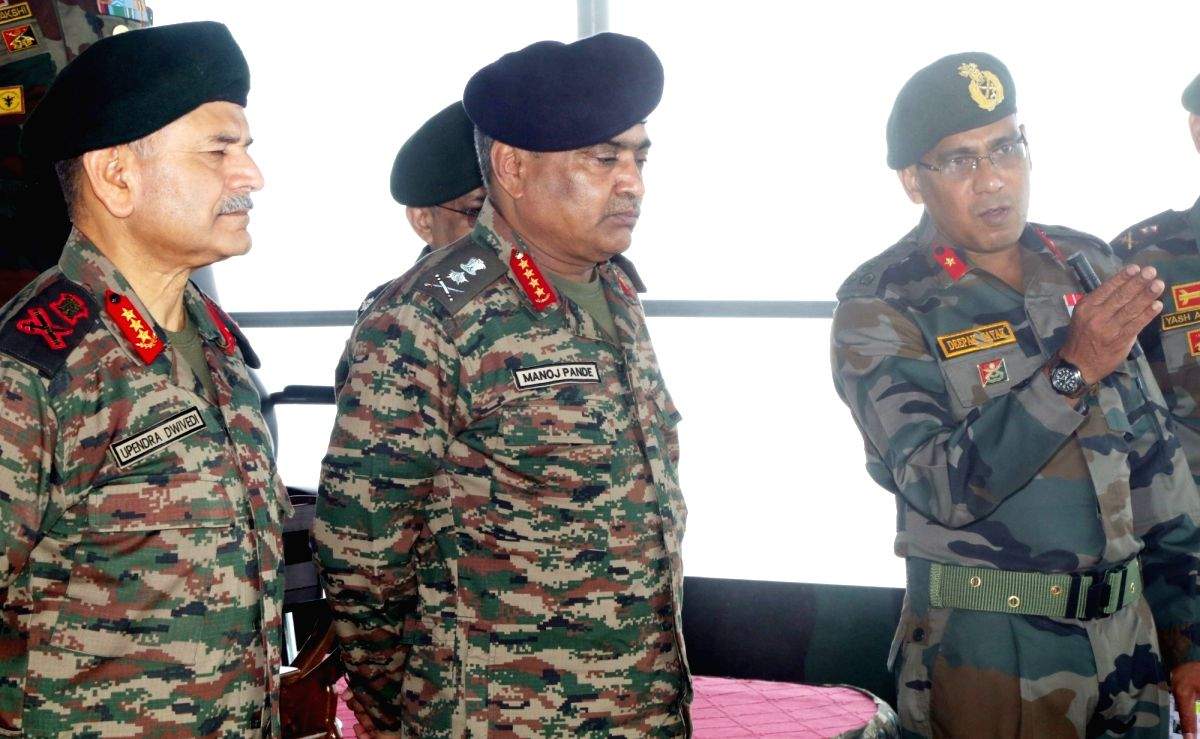 Army chief visits forward areas in J&K's Rajouri, Poonch - Vimarsana News