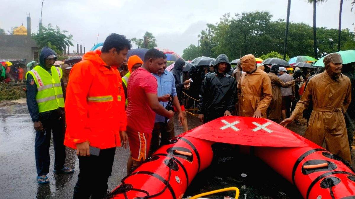 Army helicopters for rescue in flood-hit Telangana village - Vimarsana News