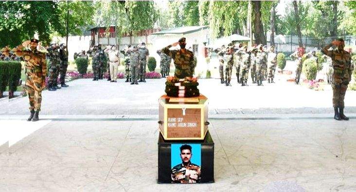 Army pays tributes to braveheart in Srinagar - Vimarsana News