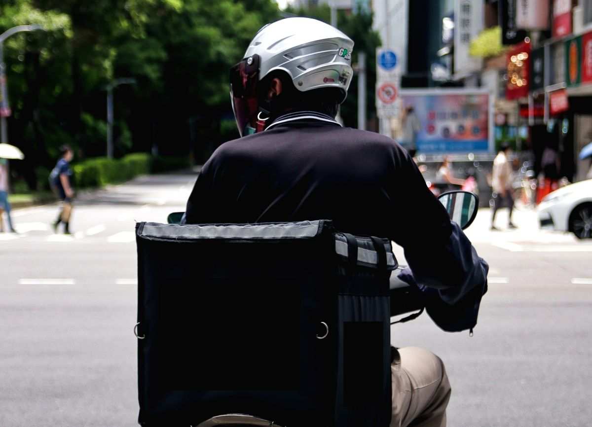 Online food delivery platforms log just 7% spike in orders during IPL 2023 - Vimarsana News