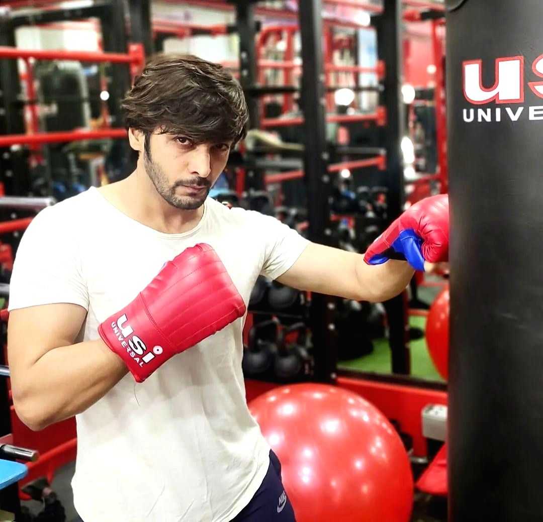 TV star Ashish Dixit enjoys fitness boxing after shoots - Vimarsana News