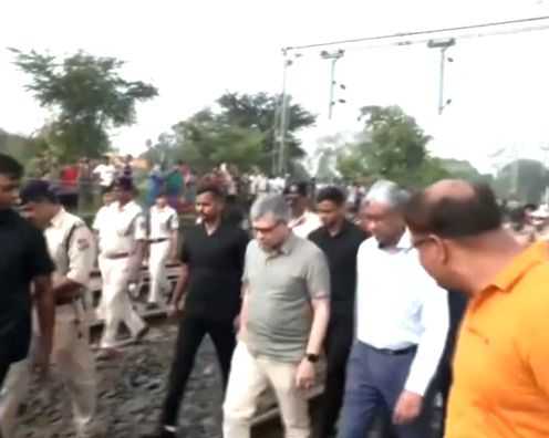 Odisha train tragedy: Union Railway Minister Vaishnaw reaches spot - Vimarsana News