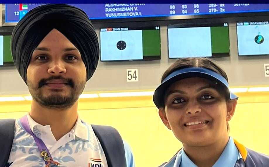 Asian Games: Sarabjot, Divya win silver for India in 10m air pistol Mixed Team shooting (Ld) - Vimarsana News