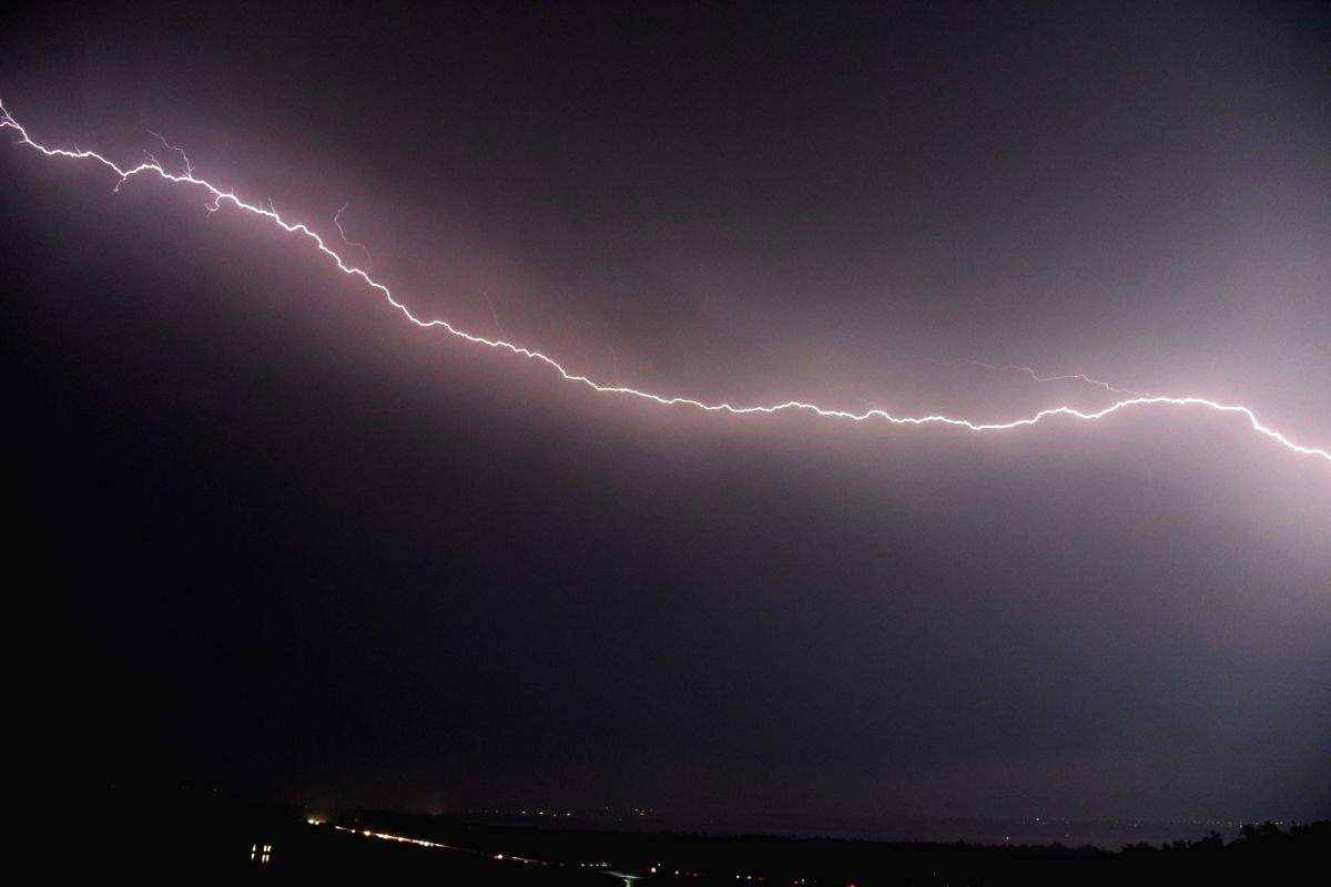 Lightning strikes at primary school in Odisha, seven students hurt - Vimarsana News