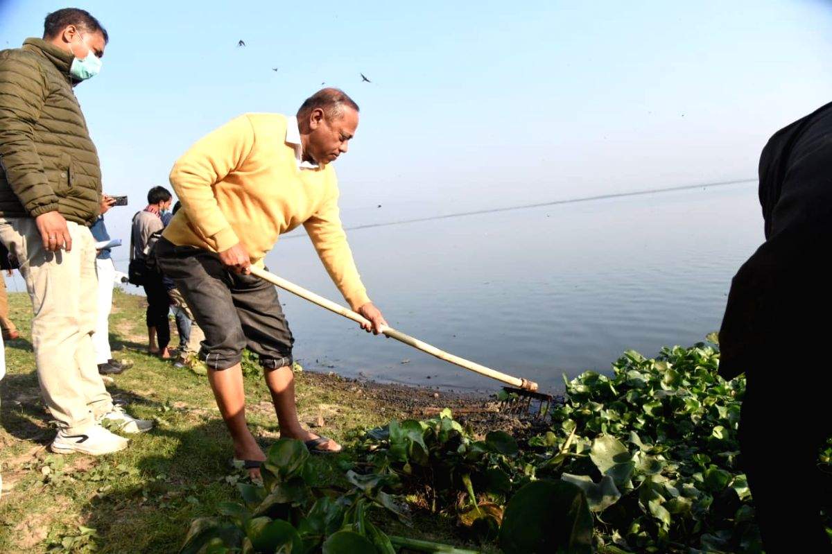Assam Minister launches cleanliness drive in Deepor Beel lake - Vimarsana News